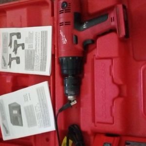 Selling this drills Milwaukee